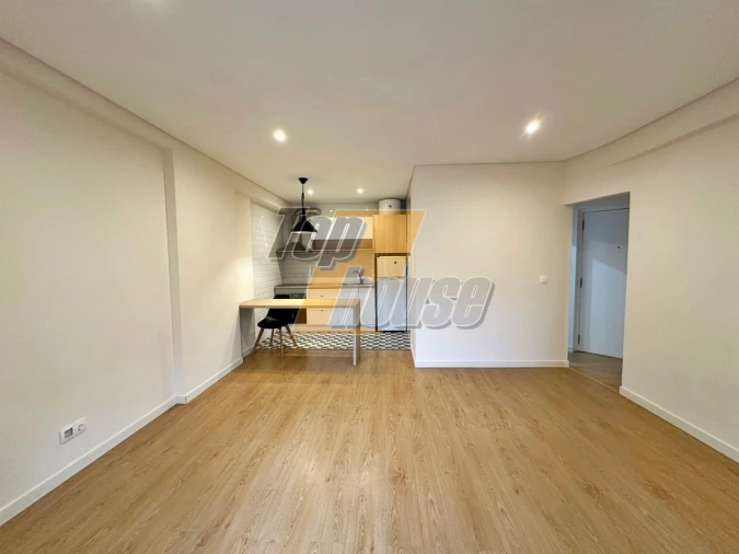 Apartamento T1 para Venda em Costa da Caparica Foto 2