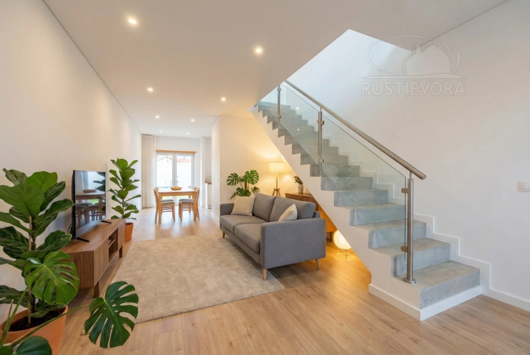 Moradia T4 para Venda em Canaviais Foto 5