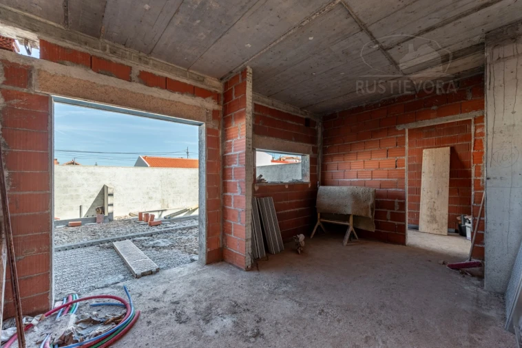 Moradia T4 para Venda em Canaviais Foto 6