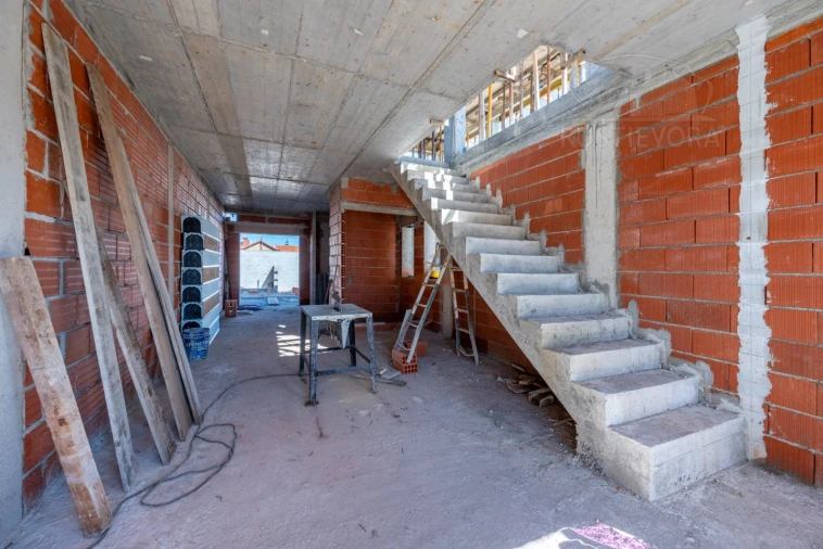 Moradia T4 para Venda em Canaviais Foto 7