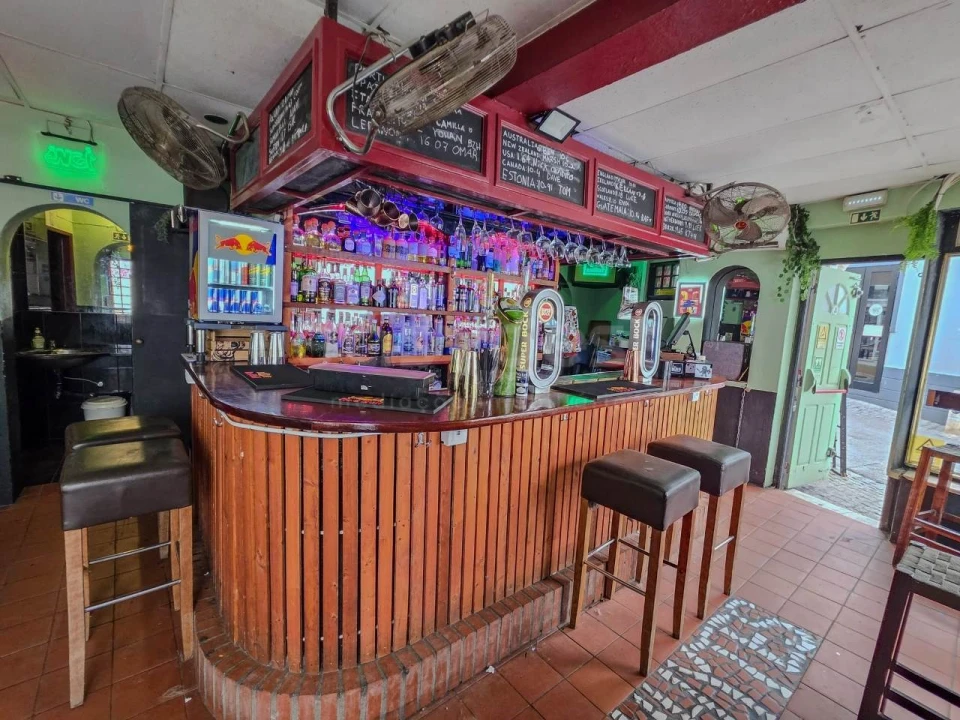 Prédio para Arrendamento em Lagos (São Sebastião e Santa Maria) Foto 4