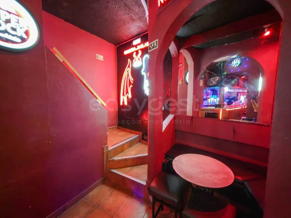 Prédio para Arrendamento em Lagos (São Sebastião e Santa Maria) Foto 23