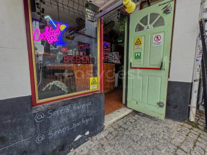 Prédio para Arrendamento em Lagos (São Sebastião e Santa Maria) Foto 2