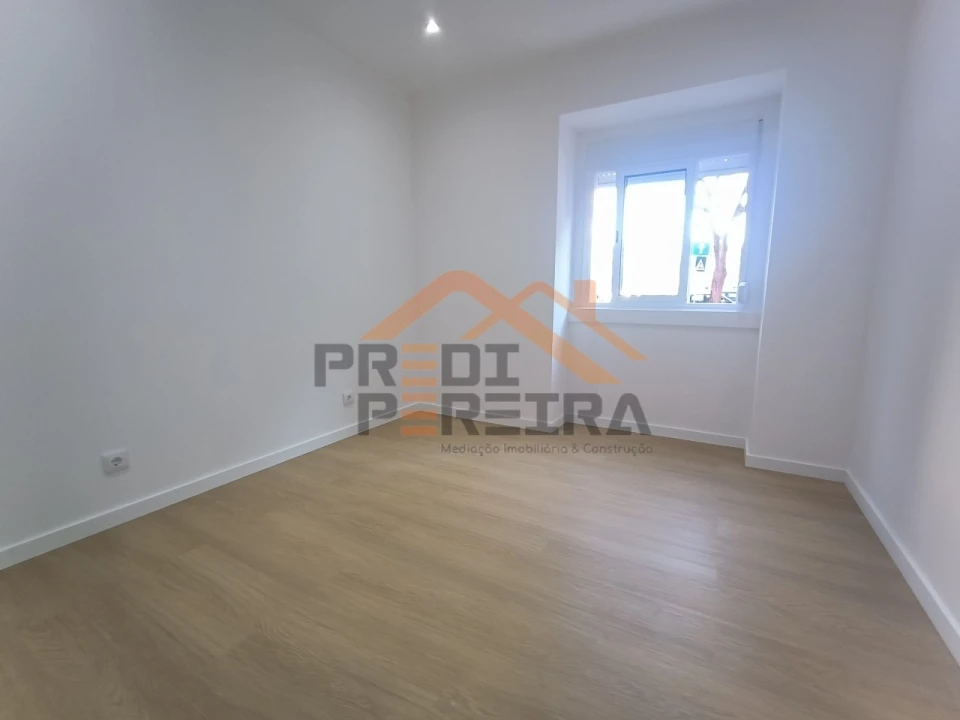 Apartamento T2 para Venda em Venteira Foto 10