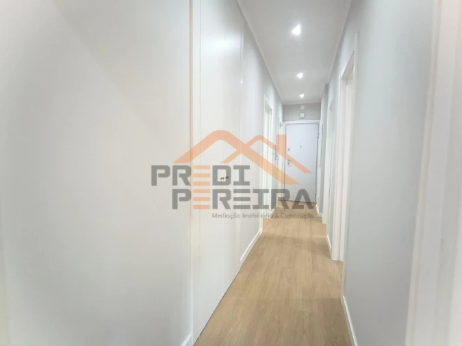 Apartamento T2 para Venda em Venteira Foto 18