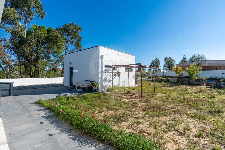 Moradia T3 para Venda em Fernao Ferro Foto 33