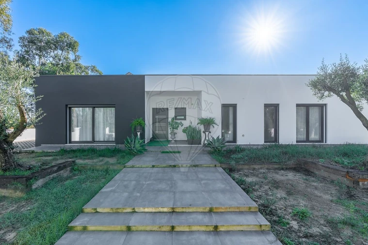 Moradia T3 para Venda em Fernao Ferro Foto 3