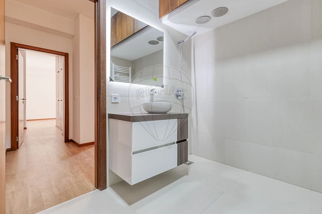 Apartamento T3 para Venda em Cedofeita, Santo Ildefonso, Sé, Miragaia, São Nicolau e Vitória Foto 22