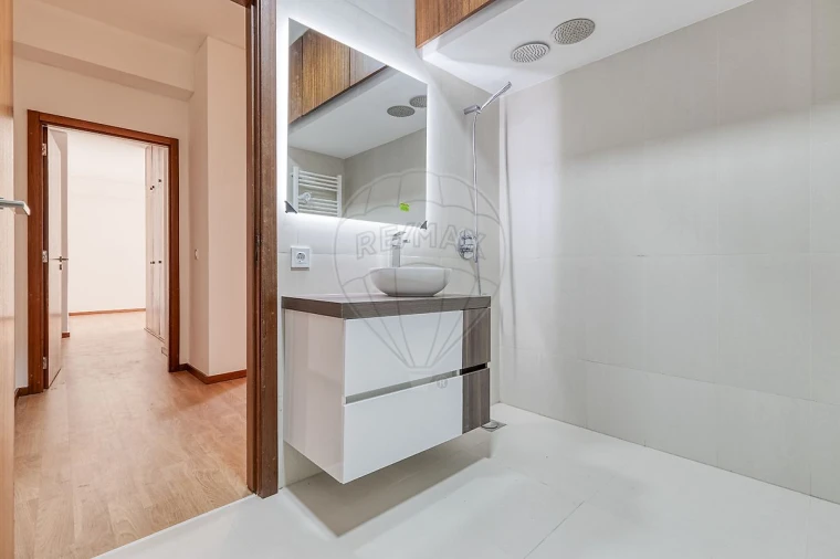 Apartamento T3 para Venda em Cedofeita, Santo Ildefonso, Sé, Miragaia, São Nicolau e Vitória Foto 22