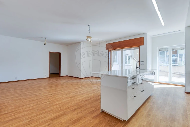 Apartamento T3 para Venda em Cedofeita, Santo Ildefonso, Sé, Miragaia, São Nicolau e Vitória Foto 8