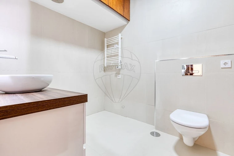 Apartamento T3 para Venda em Cedofeita, Santo Ildefonso, Sé, Miragaia, São Nicolau e Vitória Foto 23