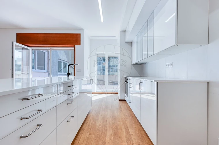 Apartamento T3 para Venda em Cedofeita, Santo Ildefonso, Sé, Miragaia, São Nicolau e Vitória Foto 9