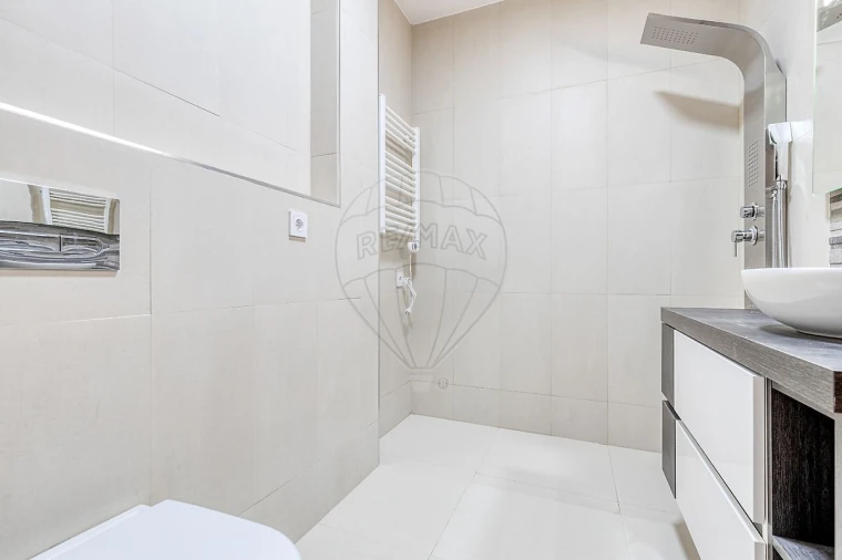 Apartamento T3 para Venda em Cedofeita, Santo Ildefonso, Sé, Miragaia, São Nicolau e Vitória Foto 17