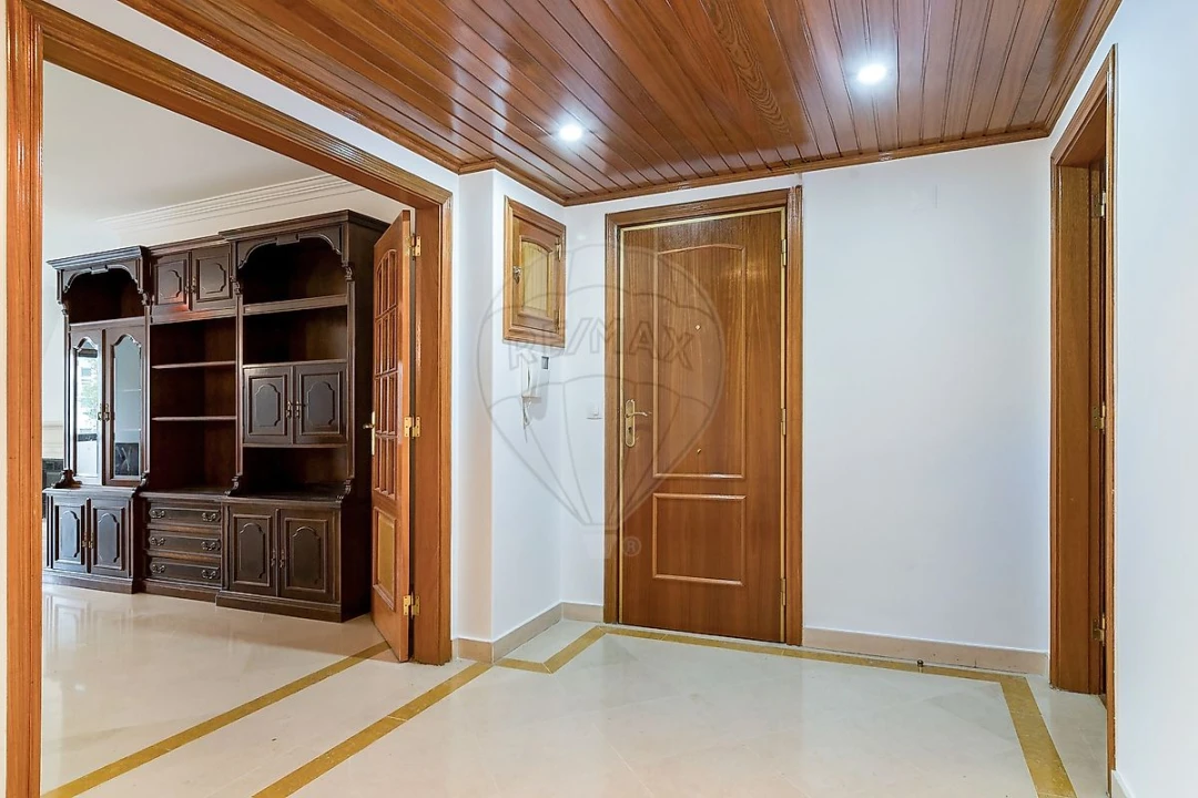 Apartamento T3 para Arrendamento em Benfica Foto 12