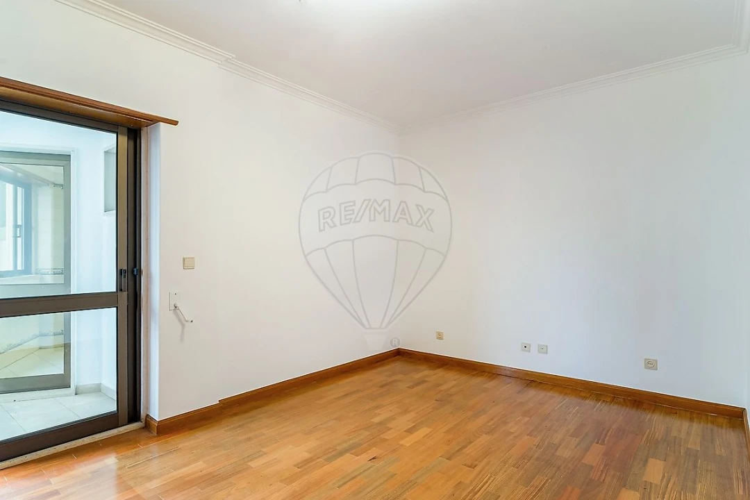 Apartamento T3 para Arrendamento em Benfica Foto 15