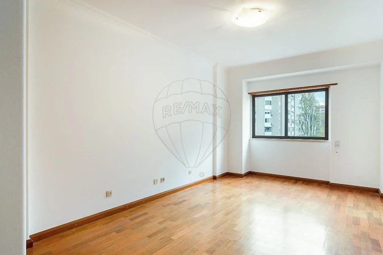 Apartamento T3 para Arrendamento em Benfica Foto 13