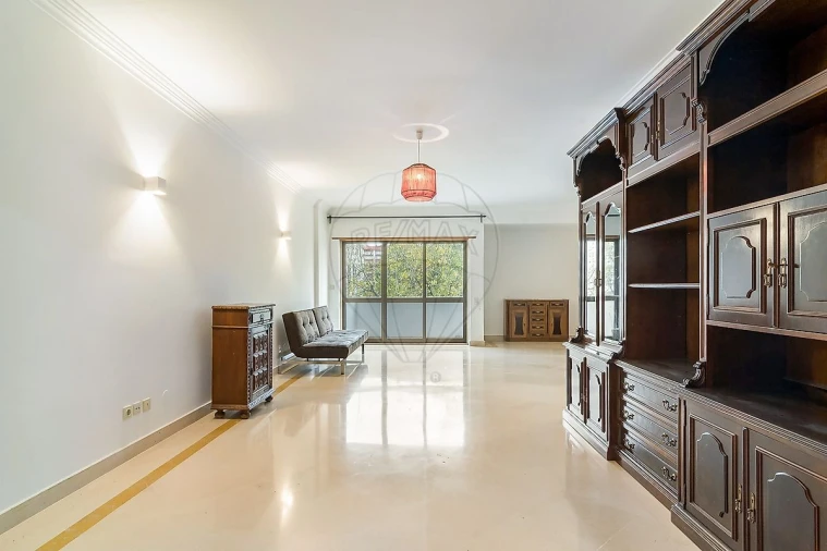 Apartamento T3 para Arrendamento em Benfica Foto 5