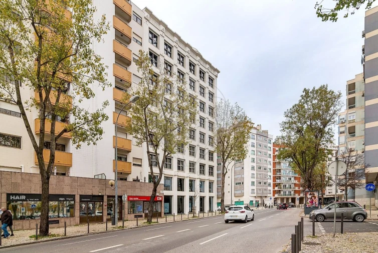 Apartamento T3 para Arrendamento em Benfica Foto 2