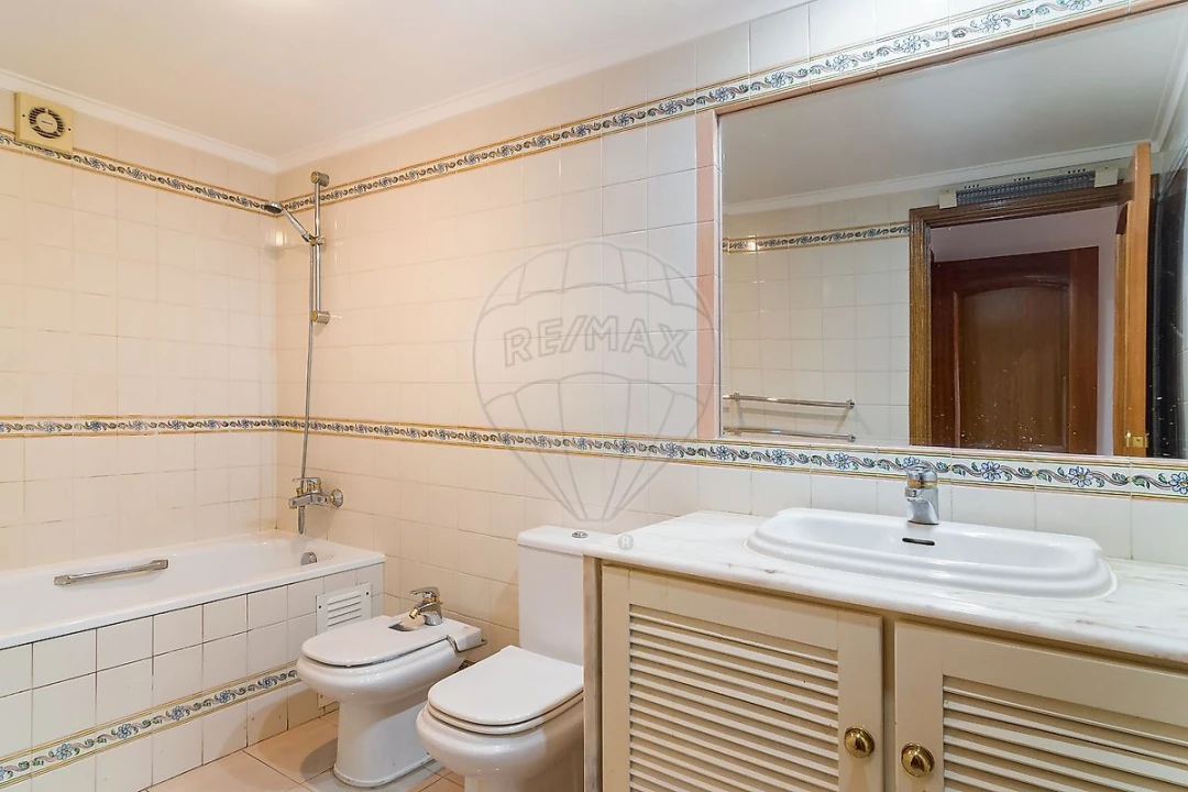 Apartamento T3 para Arrendamento em Benfica Foto 23