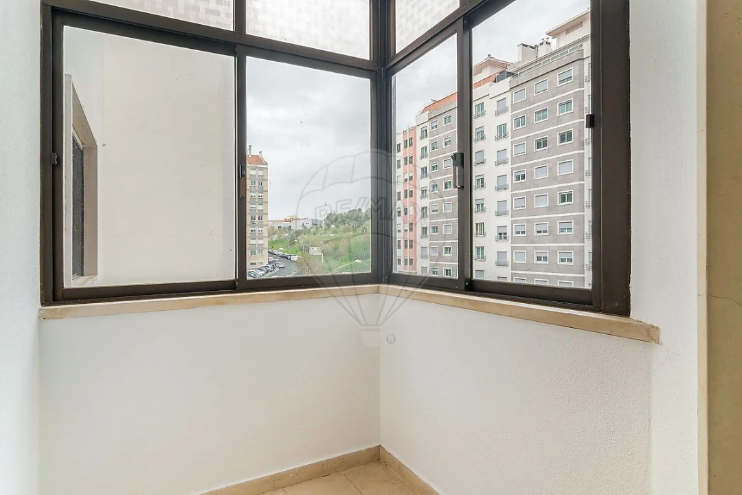 Apartamento T3 para Arrendamento em Benfica Foto 21