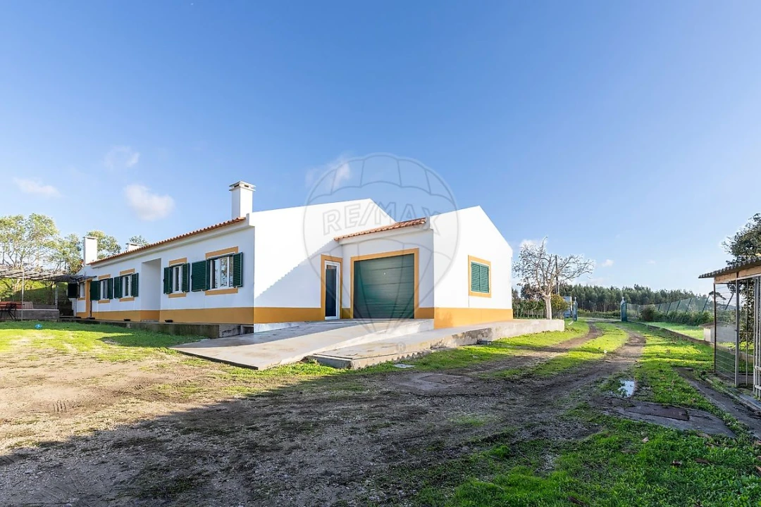 Moradia T3 para Venda em Dois Portos e Runa Foto 4