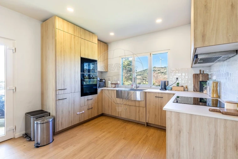 Moradia T3 para Venda em Dois Portos e Runa Foto 11