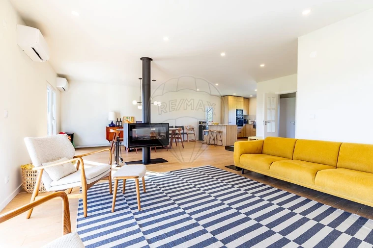 Moradia T3 para Venda em Dois Portos e Runa Foto 5