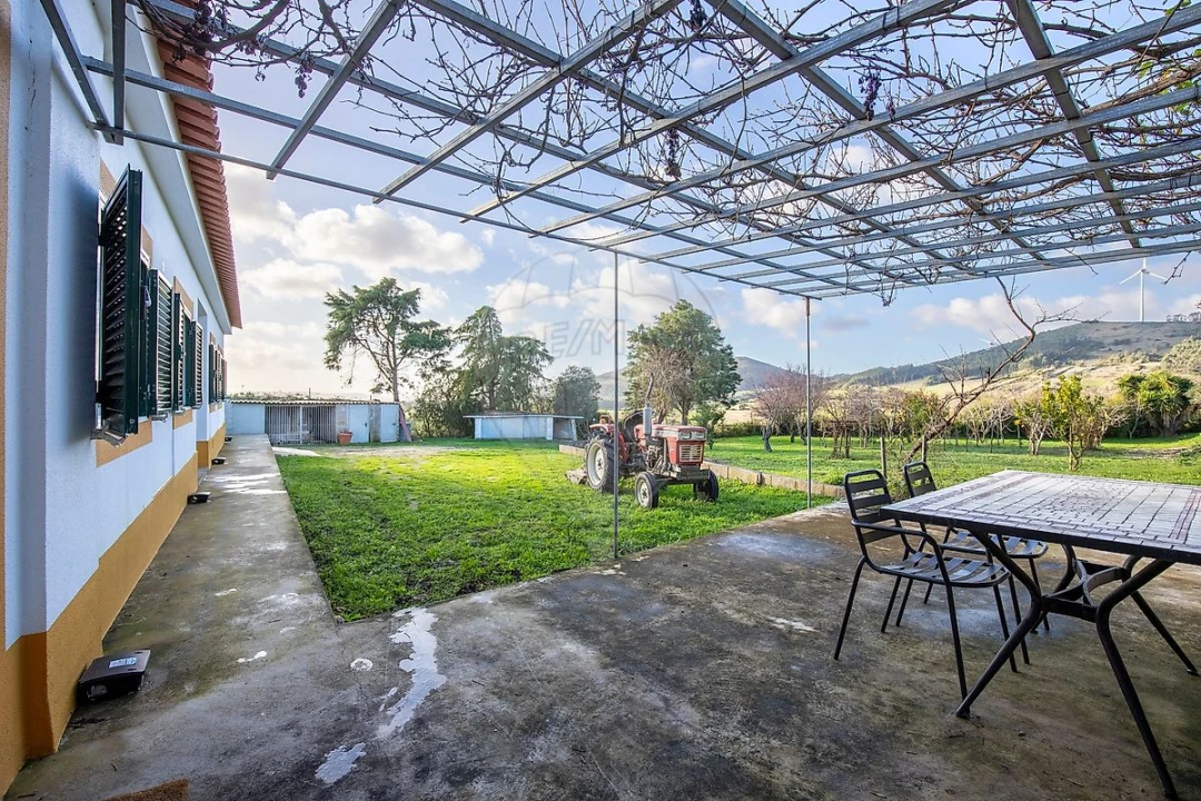 Moradia T3 para Venda em Dois Portos e Runa Foto 32