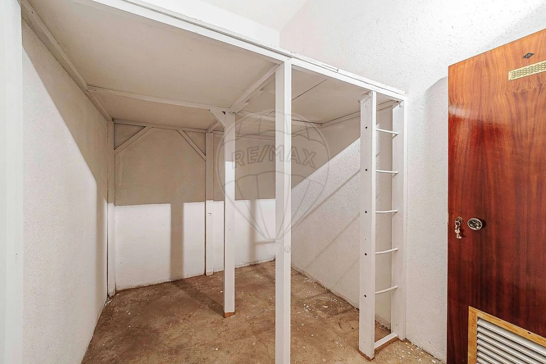 Apartamento T2 para Venda em Agualva e Mira-Sintra Foto 41