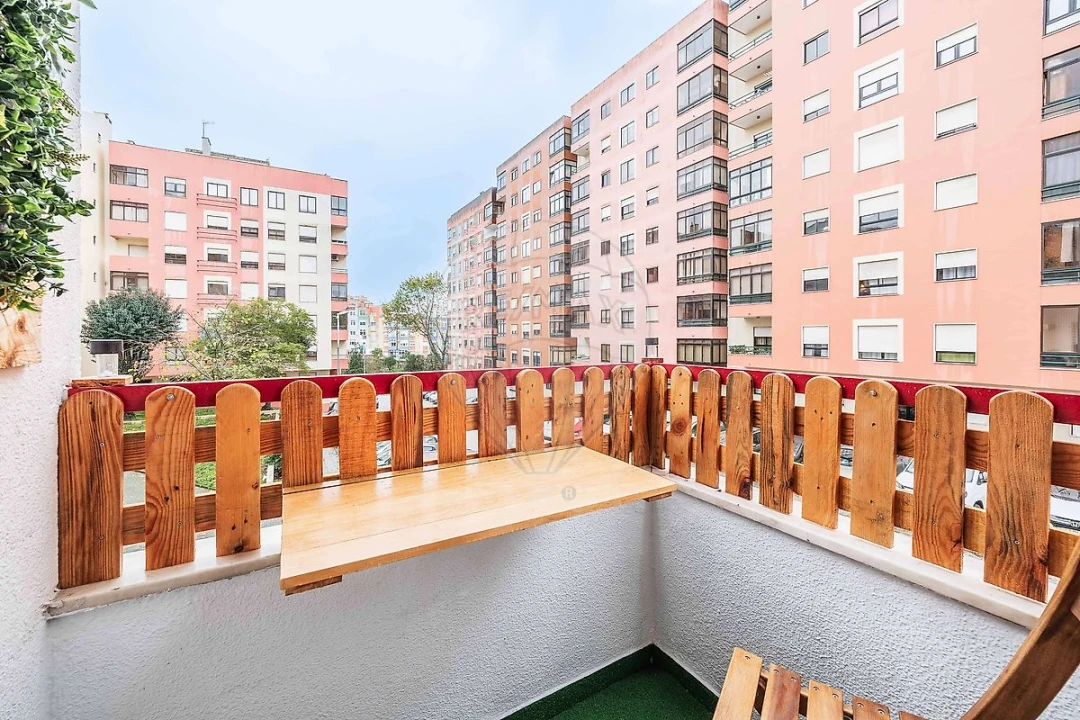 Apartamento T2 para Venda em Agualva e Mira-Sintra Foto 10