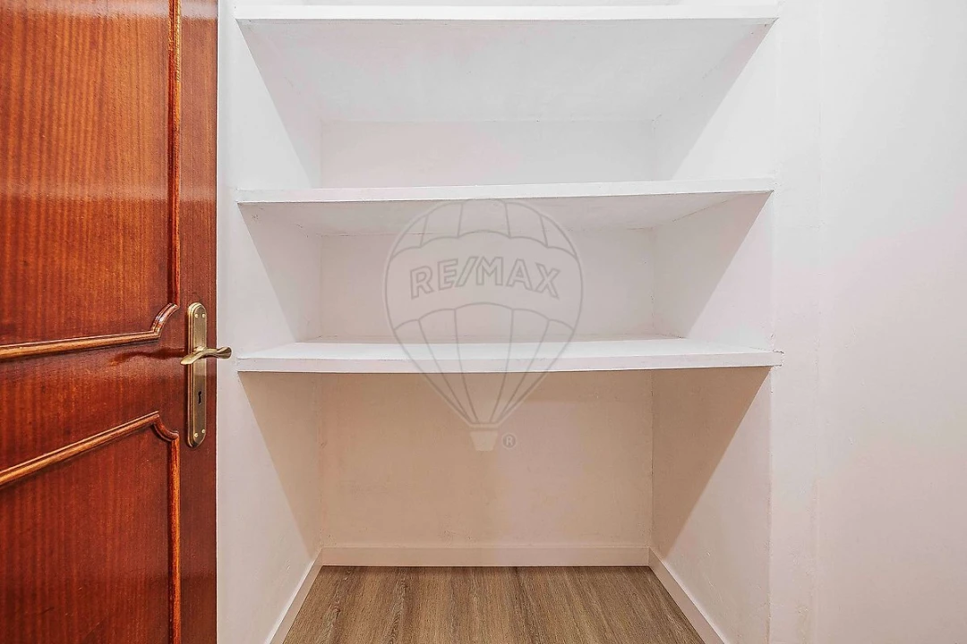 Apartamento T2 para Venda em Agualva e Mira-Sintra Foto 20