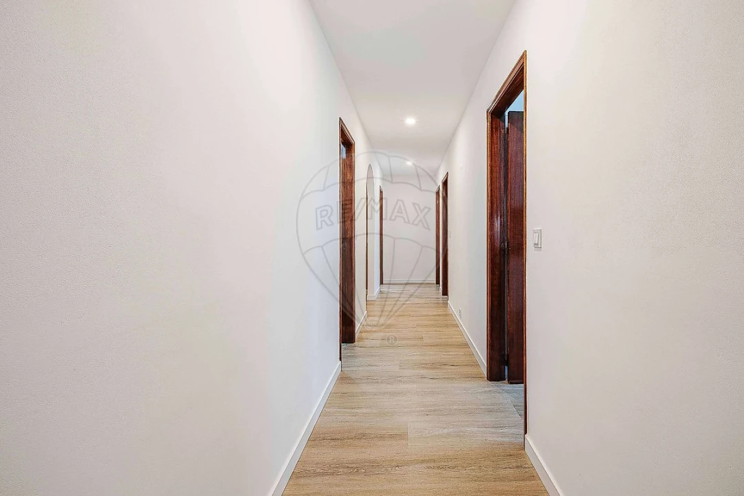 Apartamento T2 para Venda em Agualva e Mira-Sintra Foto 19