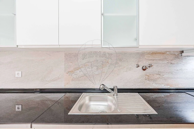 Apartamento T2 para Venda em Agualva e Mira-Sintra Foto 16