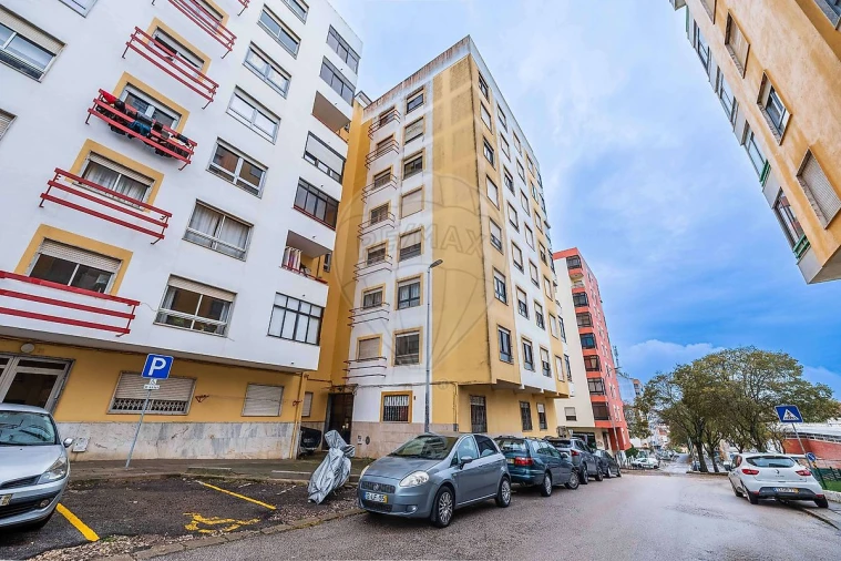 Apartamento T2 para Venda em Agualva e Mira-Sintra Foto 44
