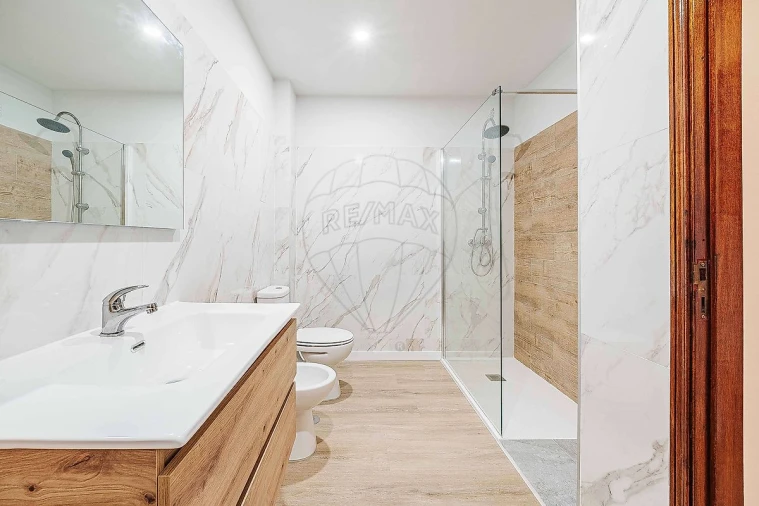 Apartamento T2 para Venda em Agualva e Mira-Sintra Foto 33