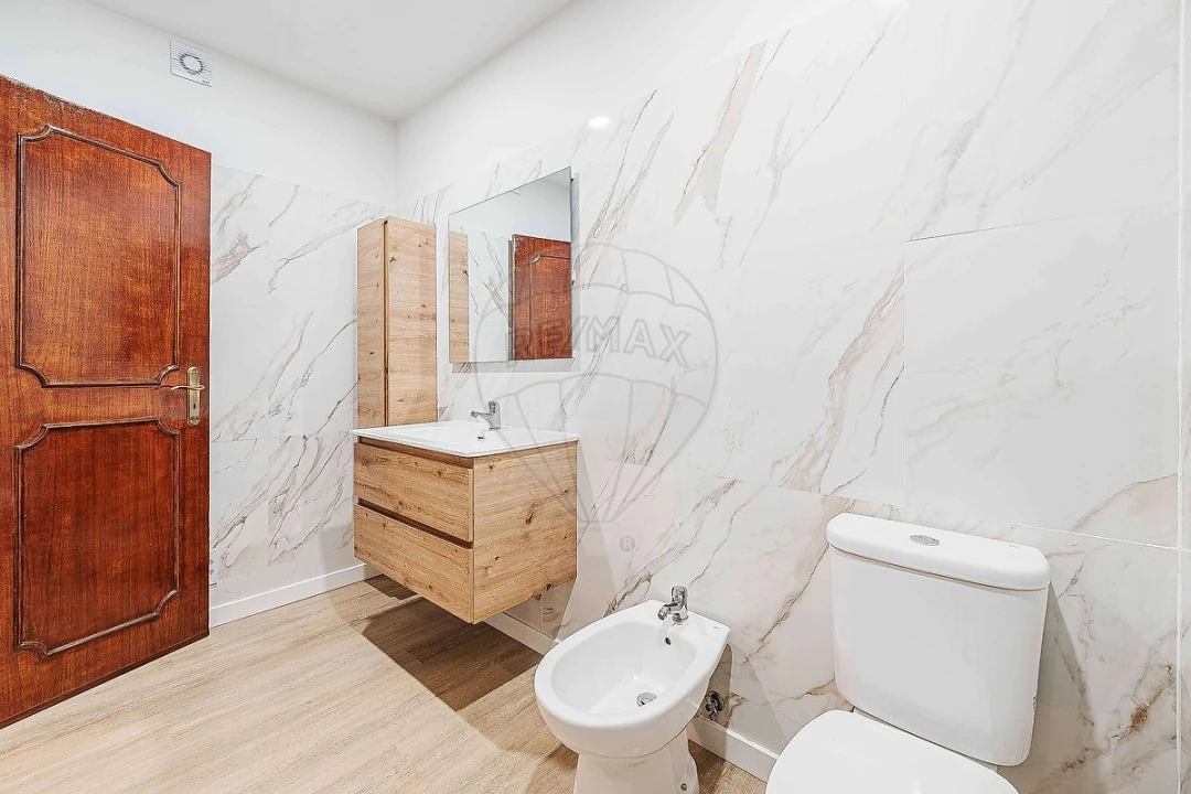 Apartamento T2 para Venda em Agualva e Mira-Sintra Foto 34