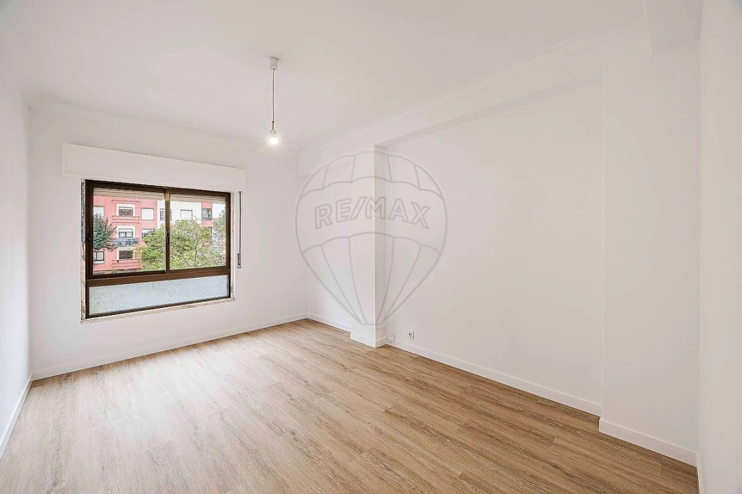 Apartamento T2 para Venda em Agualva e Mira-Sintra Foto 39