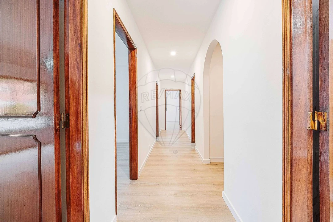 Apartamento T2 para Venda em Agualva e Mira-Sintra Foto 38