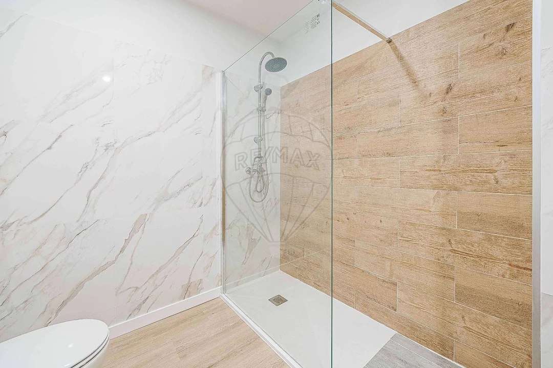 Apartamento T2 para Venda em Agualva e Mira-Sintra Foto 32