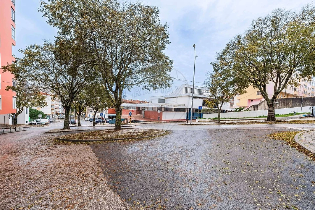 Apartamento T2 para Venda em Agualva e Mira-Sintra Foto 47