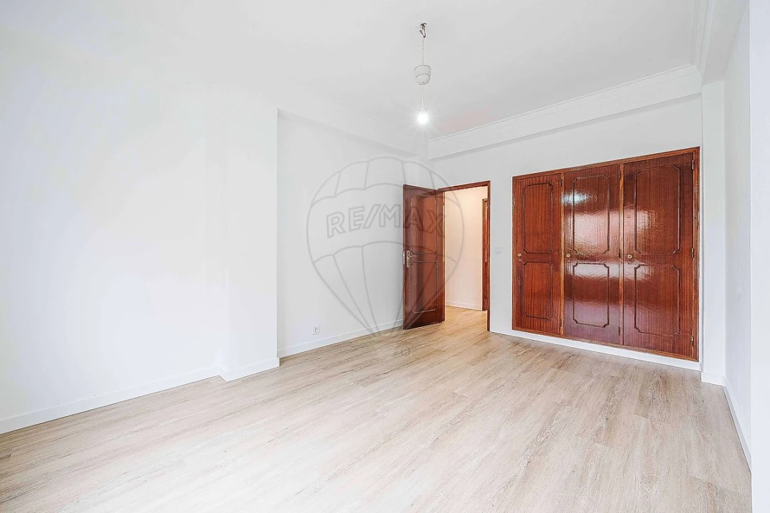 Apartamento T2 para Venda em Agualva e Mira-Sintra Foto 37