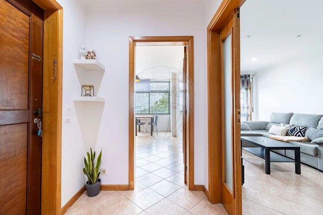 Apartamento T2 para Venda em Arrifana Foto 5