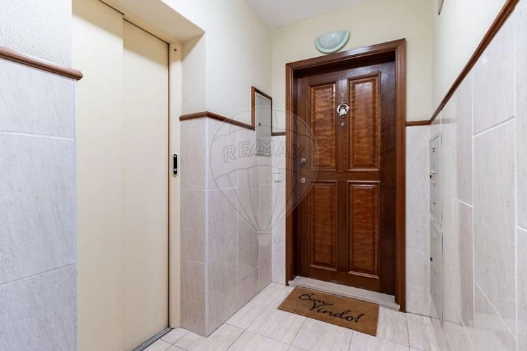 Apartamento T2 para Venda em Arrifana Foto 20