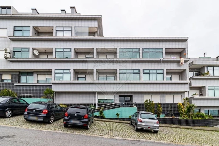 Apartamento T2 para Venda em Arrifana Foto 21