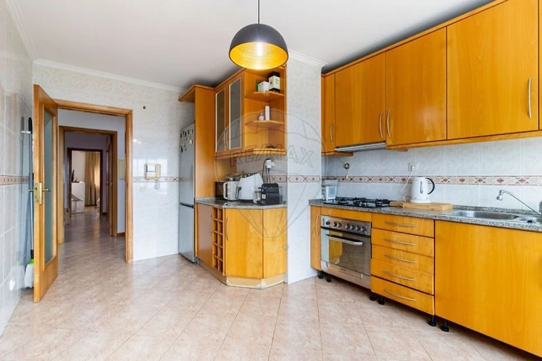 Apartamento T2 para Venda em Arrifana Foto 4