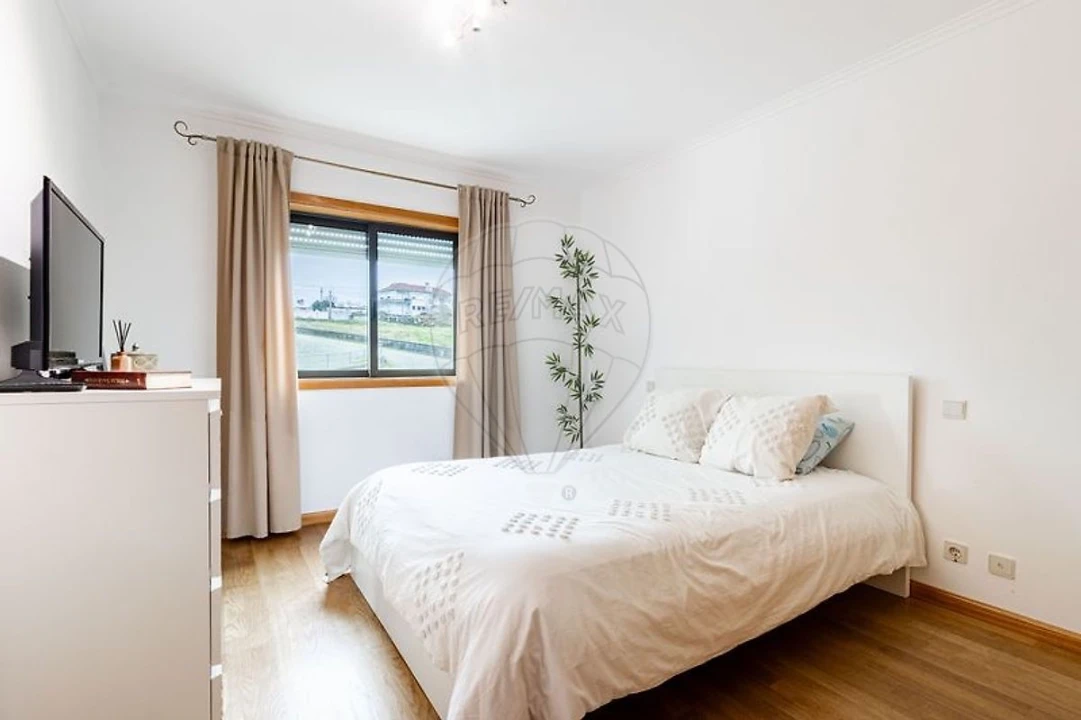 Apartamento T2 para Venda em Arrifana Foto 11