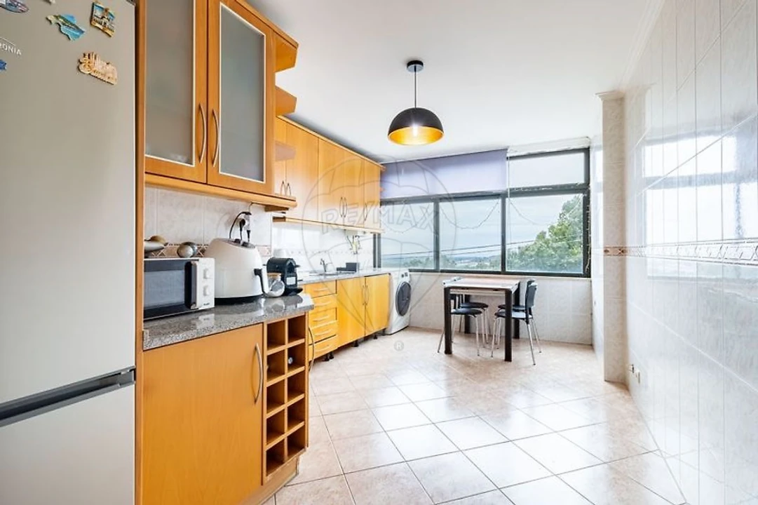 Apartamento T2 para Venda em Arrifana Foto 3