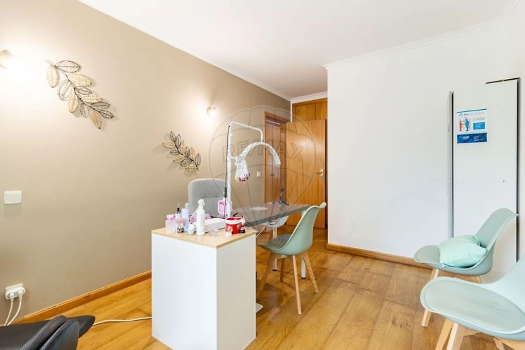 Apartamento T2 para Venda em Arrifana Foto 17