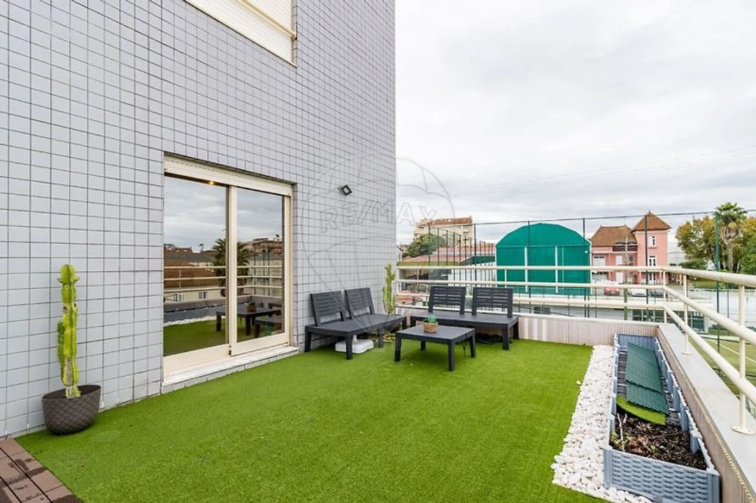 Apartamento T2 para Venda em Paços de Brandão Foto 16