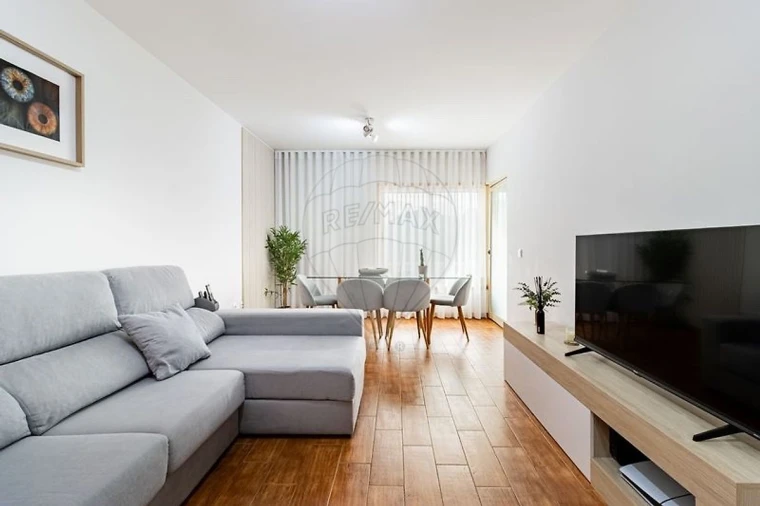 Apartamento T2 para Venda em Paços de Brandão Foto 4